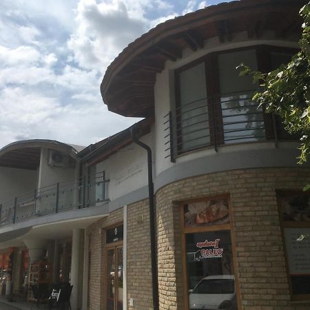 Konde Apartments A Dunajska Streda Exterior photo