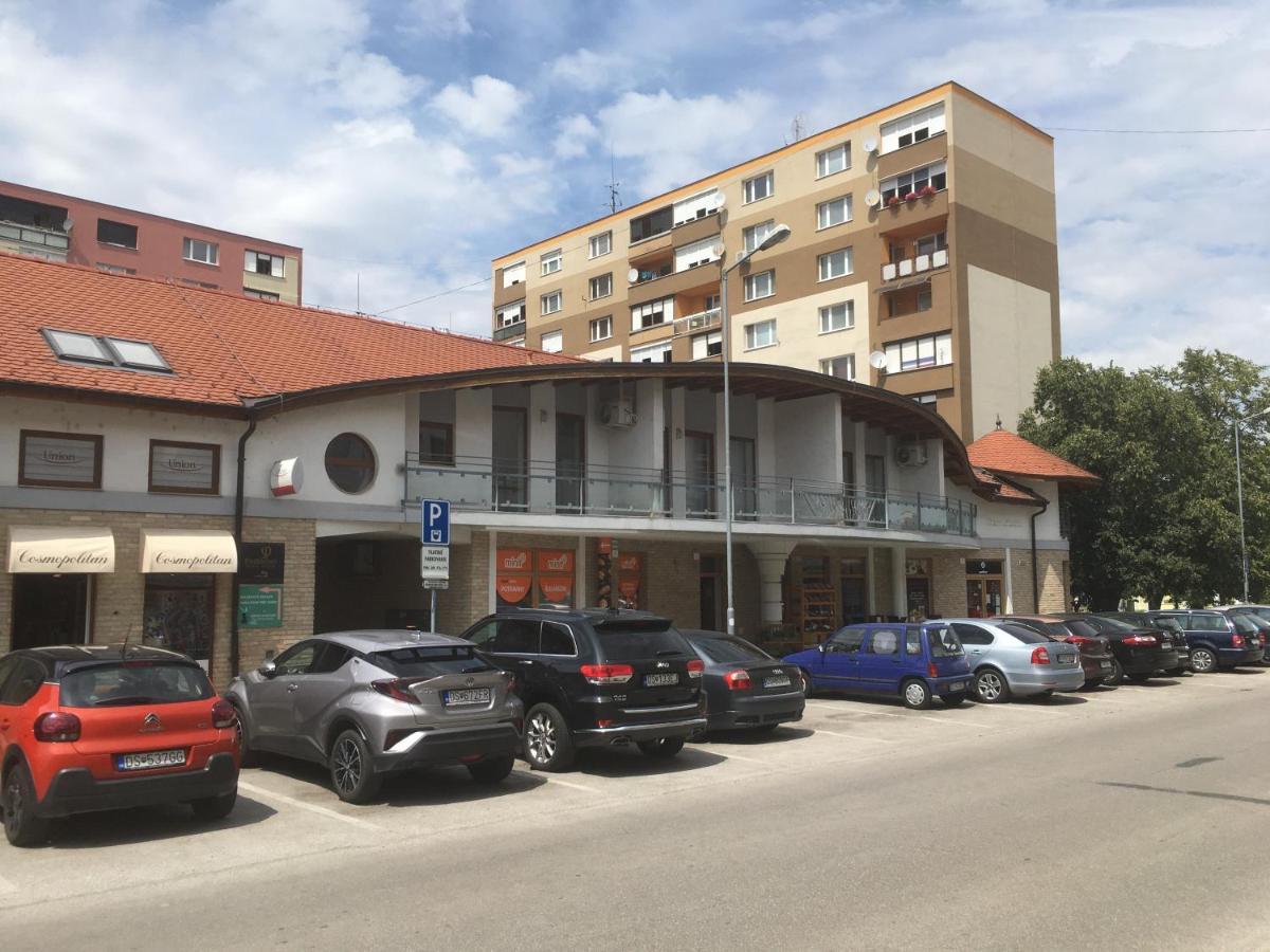 Konde Apartments A Dunajska Streda Exterior photo